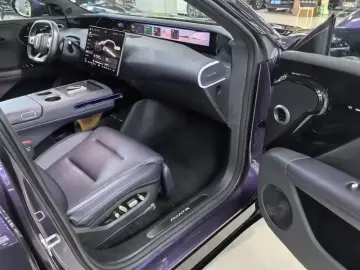 2024 Avatr 07 с пробегом 6 900 км
