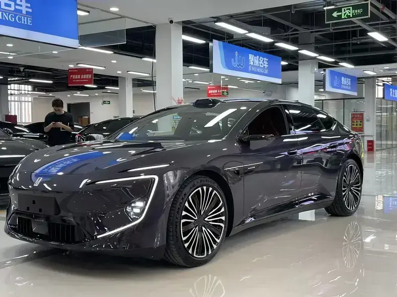 2026 Avatr 12 с пробегом 4 000 км
