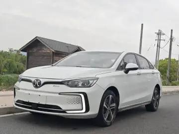 BAIC EU5