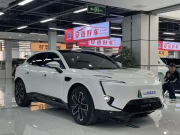 2025 Avatr 11 с пробегом 4 000 км
