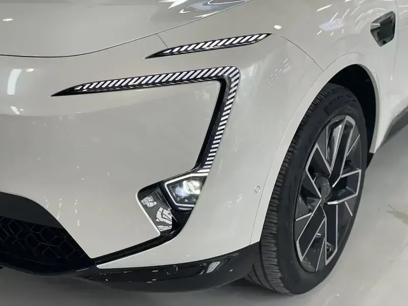 2025 Avatr 11 с пробегом 4 000 км