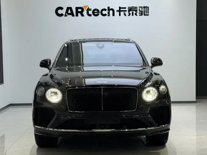 2025 Bentley Bentayga с пробегом 11 000 км