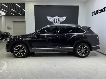 2025 Bentley Bentayga с пробегом 11 000 км