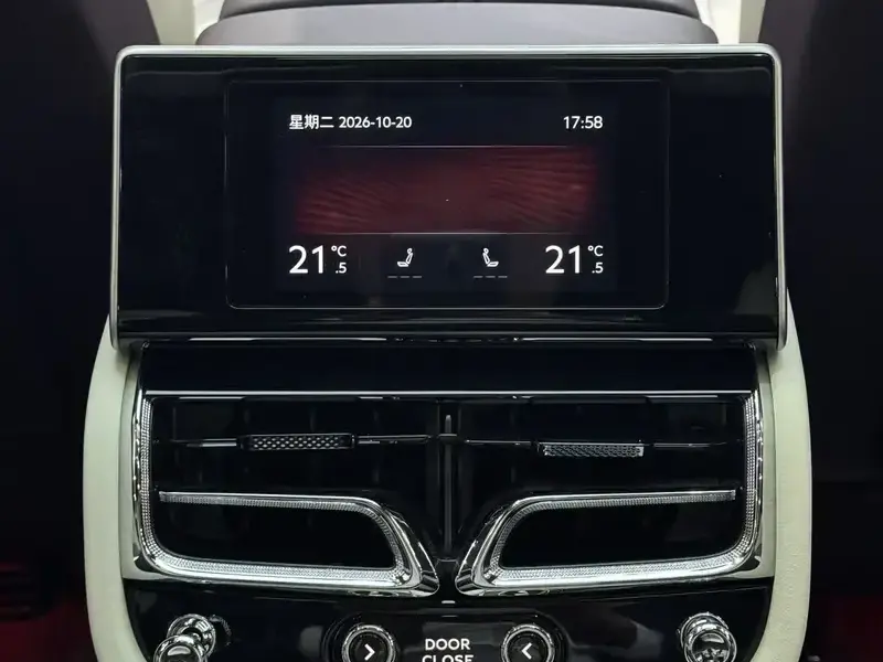 2025 Bentley Bentayga с пробегом 11 000 км
