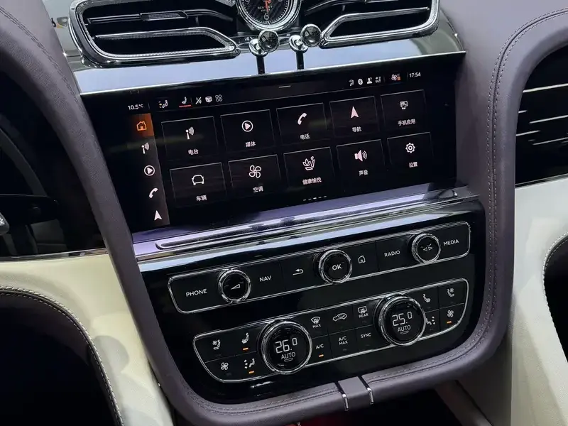 2025 Bentley Bentayga с пробегом 11 000 км