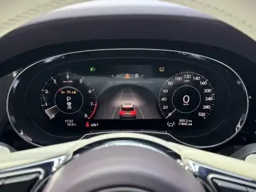 2025 Bentley Bentayga с пробегом 11 000 км