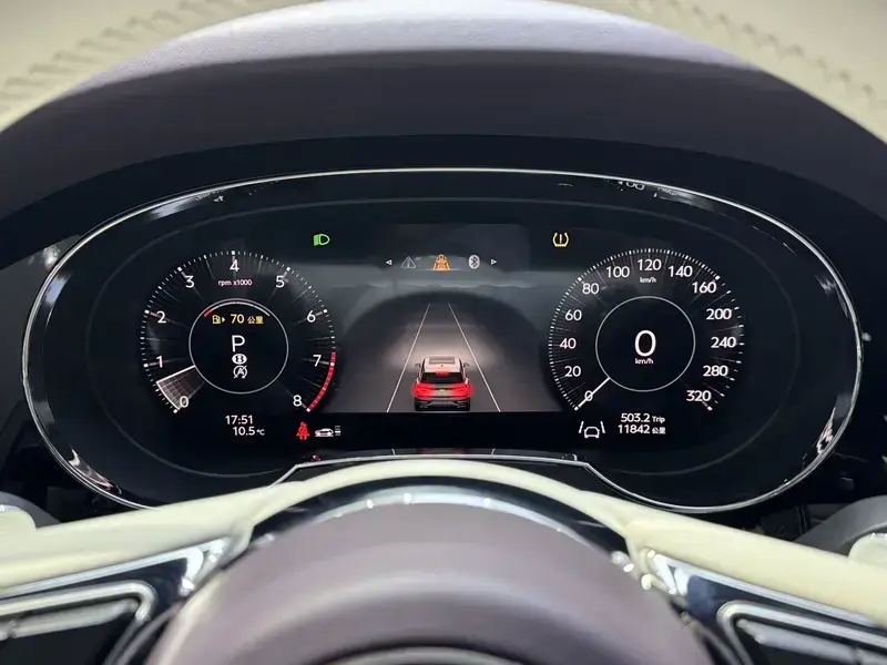 2025 Bentley Bentayga с пробегом 11 000 км