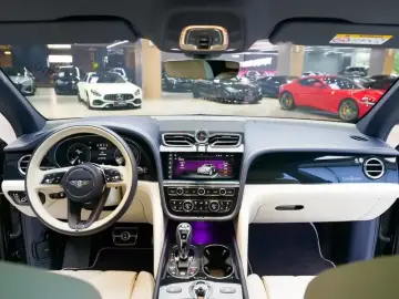 2022 Bentley Bentayga с пробегом 13 000 км