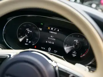 2022 Bentley Bentayga с пробегом 13 000 км