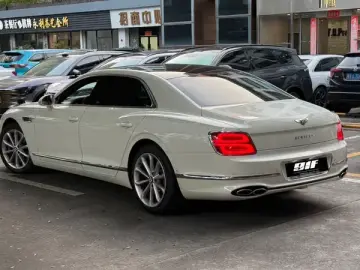 2021 Bentley Flying Spur с пробегом 30 500 км