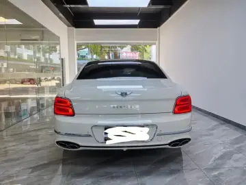 2021 Bentley Flying Spur с пробегом 30 500 км