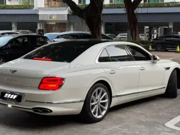 2021 Bentley Flying Spur с пробегом 30 500 км