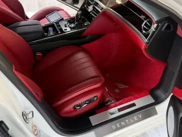 2021 Bentley Flying Spur с пробегом 30 500 км
