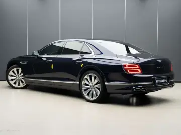 2022 Bentley Flying Spur с пробегом 23 000 км
