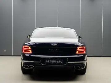 2022 Bentley Flying Spur с пробегом 23 000 км