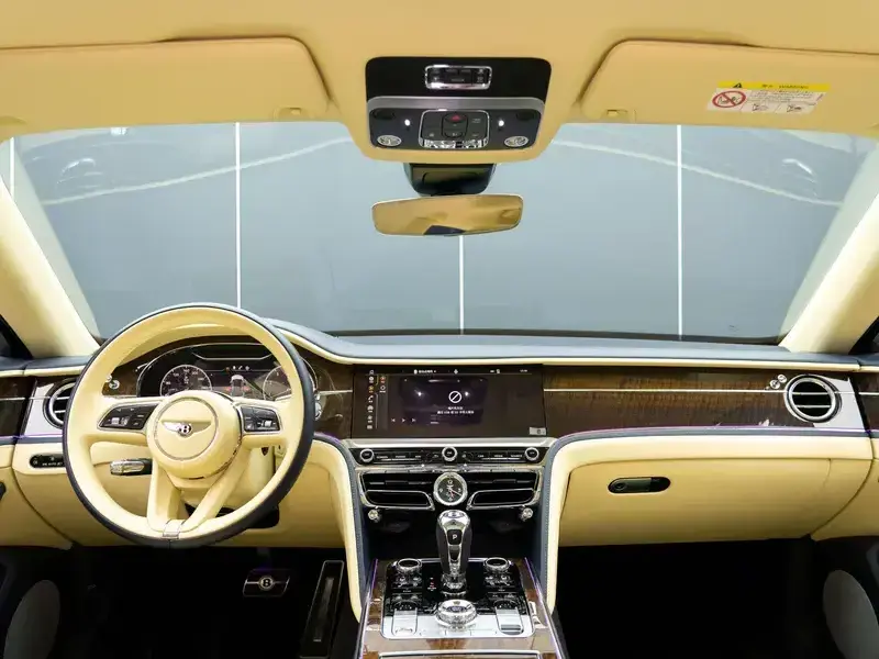 2022 Bentley Flying Spur с пробегом 23 000 км