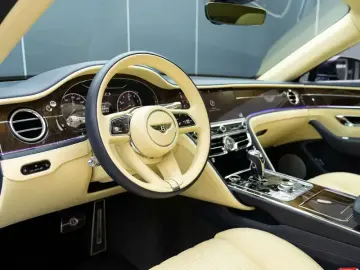 2022 Bentley Flying Spur с пробегом 23 000 км
