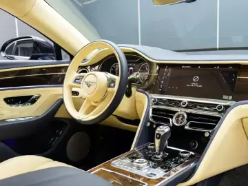 2022 Bentley Flying Spur с пробегом 23 000 км