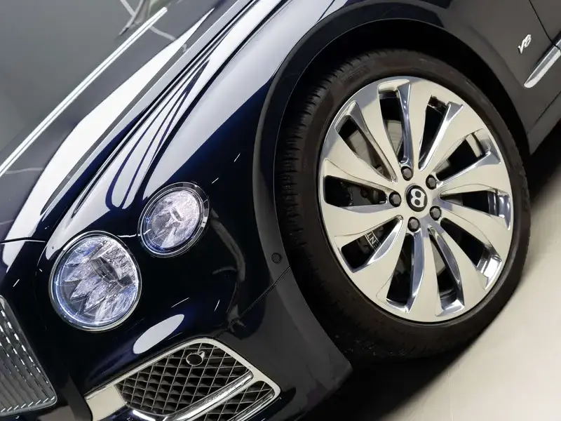2022 Bentley Flying Spur с пробегом 23 000 км