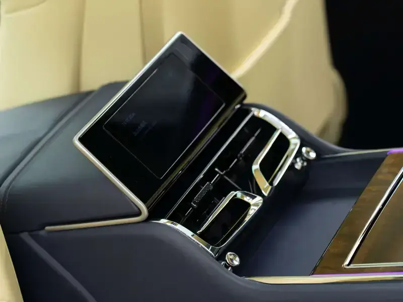 2022 Bentley Flying Spur с пробегом 23 000 км