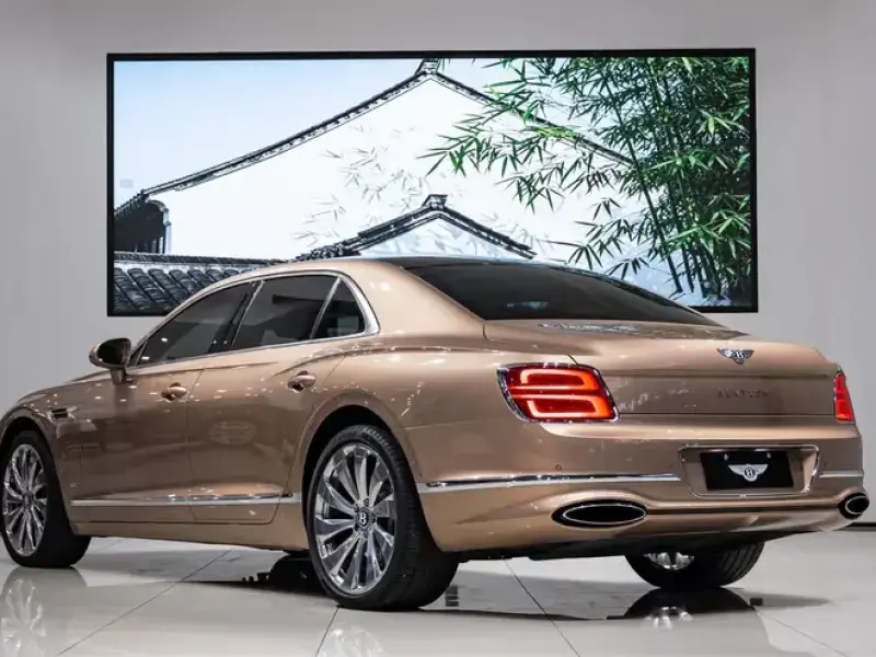 2022 Bentley Flying Spur с пробегом 20 000 км