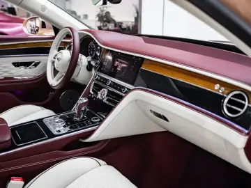 2022 Bentley Flying Spur с пробегом 20 000 км