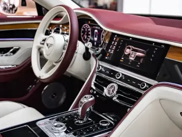 2022 Bentley Flying Spur с пробегом 20 000 км