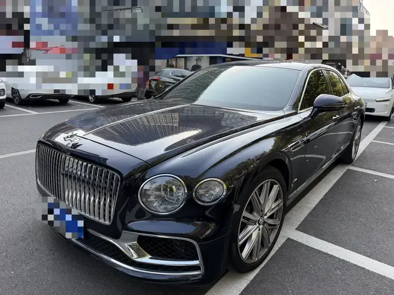 2020 Bentley Flying Spur с пробегом 25 000 км
