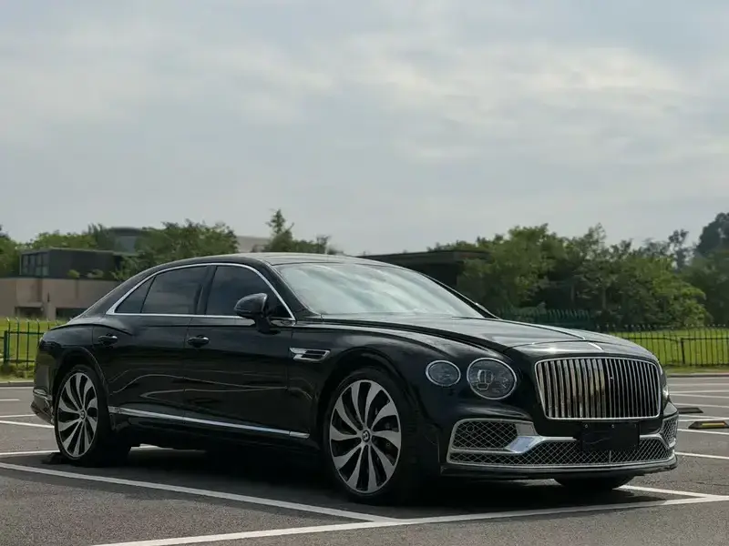2021 Bentley Flying Spur с пробегом 55 000 км