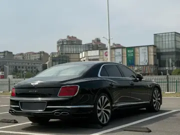2021 Bentley Flying Spur с пробегом 55 000 км