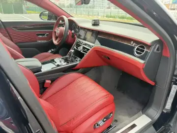 2021 Bentley Flying Spur с пробегом 55 000 км
