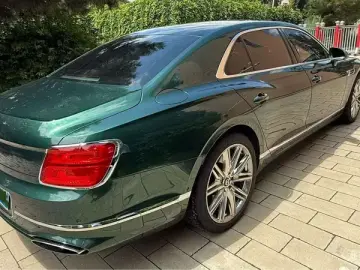 2020 Bentley Flying Spur с пробегом 33 000 км