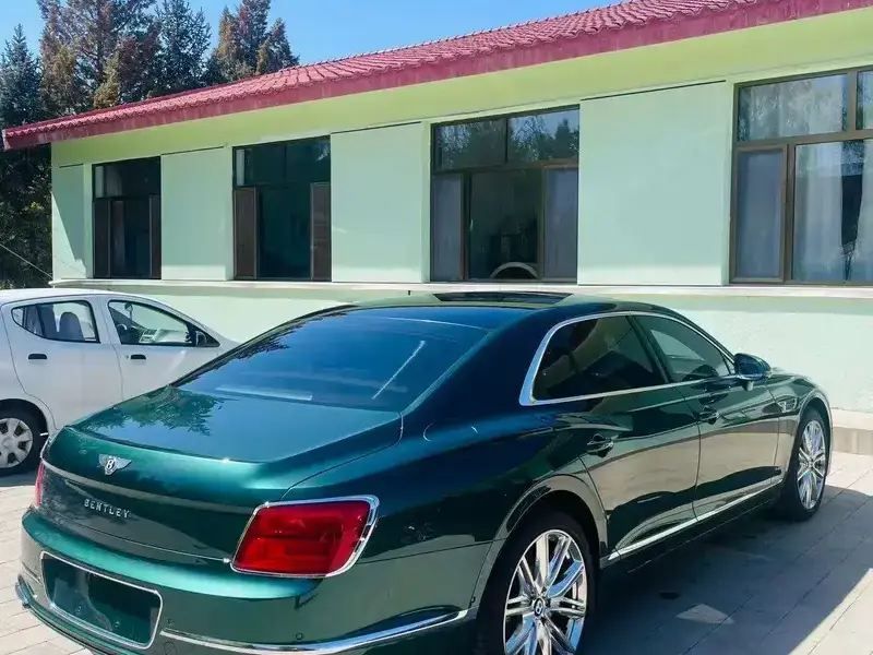 2020 Bentley Flying Spur с пробегом 33 000 км