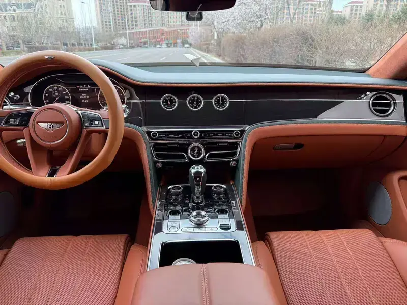 2020 Bentley Flying Spur с пробегом 33 000 км