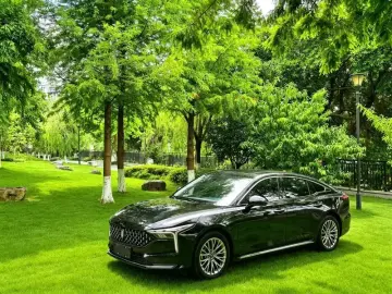 2022 Bestune B70 с пробегом 13 000 км