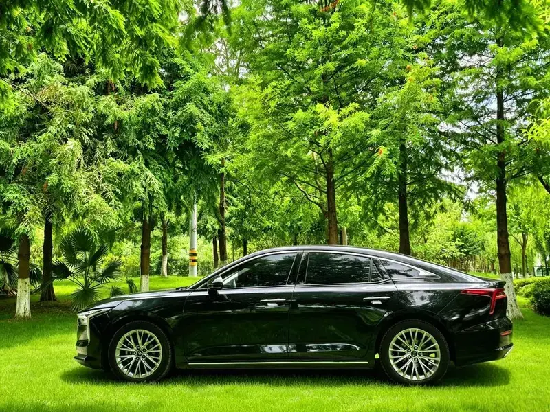 2022 Bestune B70 с пробегом 13 000 км