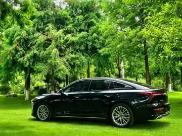 2022 Bestune B70 с пробегом 13 000 км