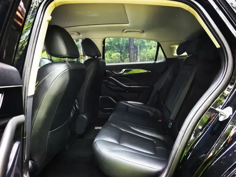 2022 Bestune B70 с пробегом 13 000 км