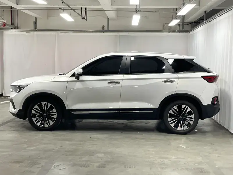2021 Bestune T77 с пробегом 20 200 км
