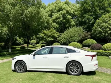 2022 Bestune B70 с пробегом 18 000 км