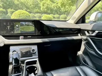 2022 Bestune B70 с пробегом 18 000 км