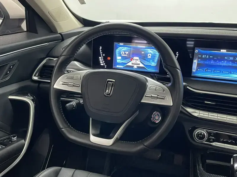 2021 Bestune T77 с пробегом 20 200 км