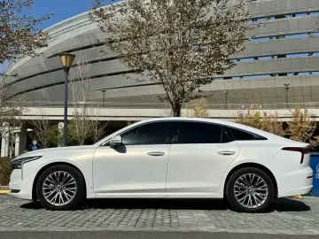 2023 Bestune B70 с пробегом 11 000 км
