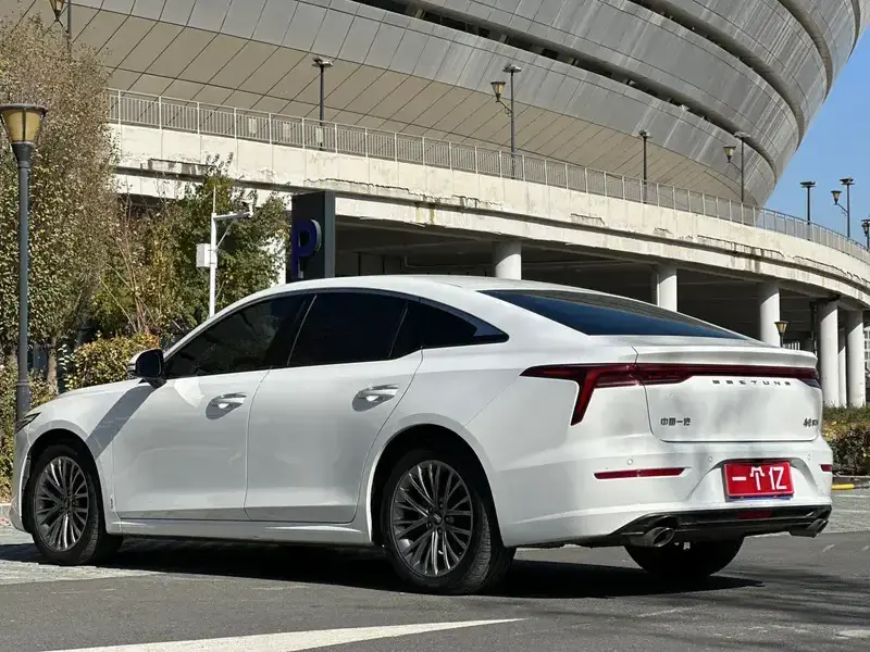 2023 Bestune B70 с пробегом 11 000 км
