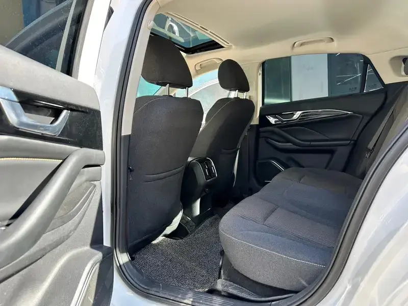 2023 Bestune B70 с пробегом 11 000 км