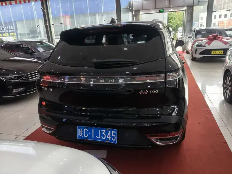 2023 Bestune T90 с пробегом 25 000 км