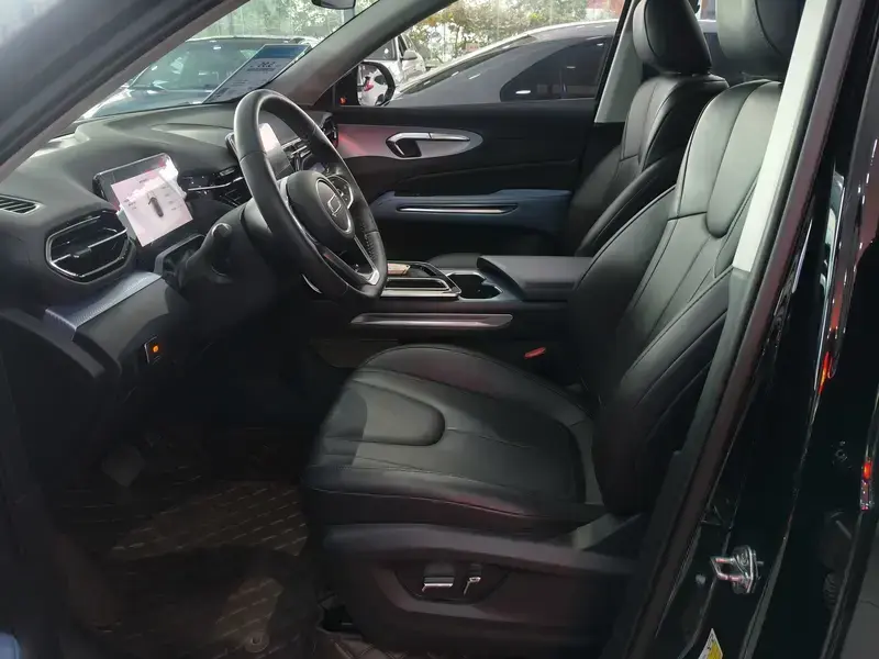 2023 Bestune T90 с пробегом 25 000 км