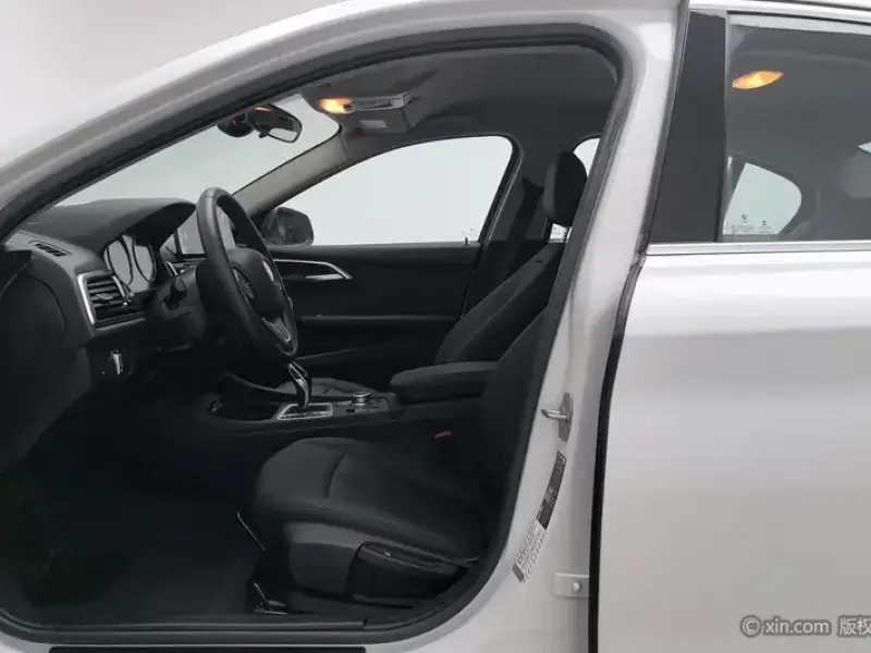 2021 BMW 1 серии с пробегом 33 300 км