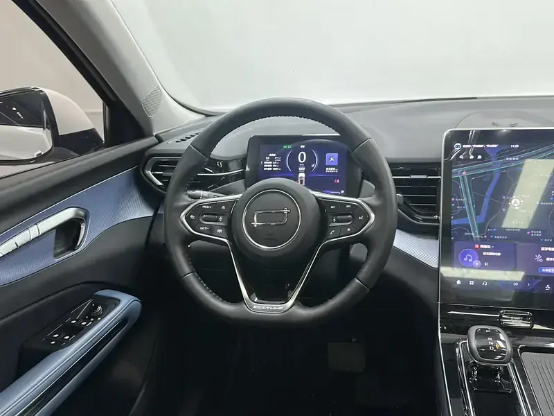2023 Bestune T90 с пробегом 15 700 км
