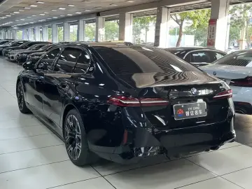 2026 BMW 5 серии с пробегом 25 000 км